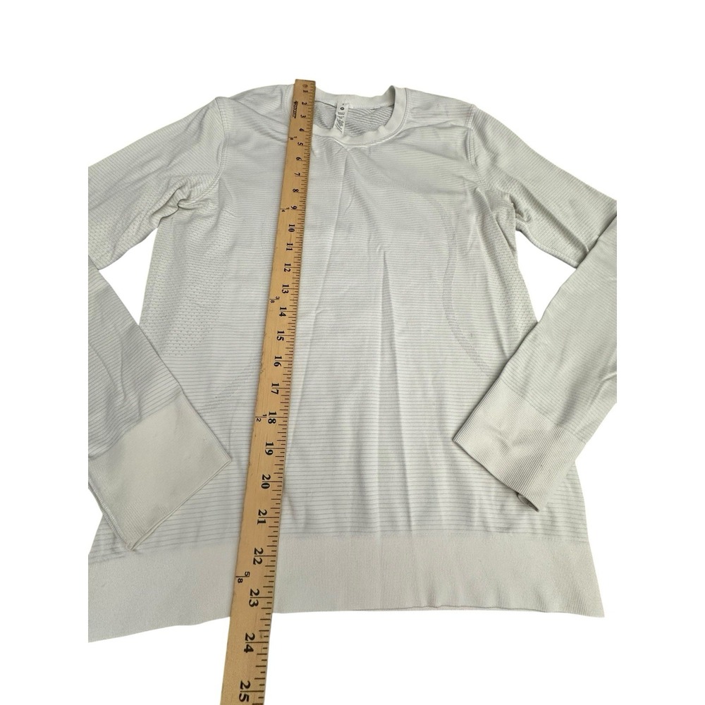 Lululemon Swiftly Womens Size 4 White Top Tech Long Sleeve Activewear #FF1-5 - Picture 5 of 7